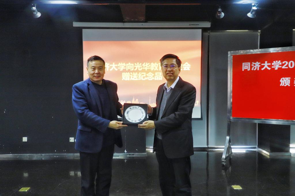 1577154347729001593.jpg 2.jpg